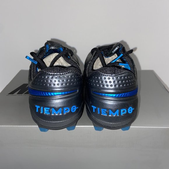 Athletic_Shoes